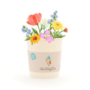 Wildblumen im Becher