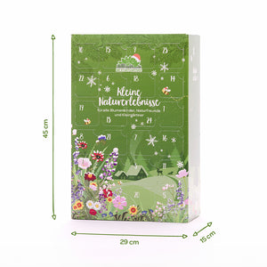 Grüner Adventskalender mit Blumenmotiven, der 45 cm hoch, 29 cm breit und 15 cm tief ist.