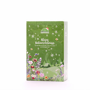 Grüner Adventskalender mit Blumenillustrationen und dem Text "Kleine Naturerlebnisse" auf der Vorderseite.