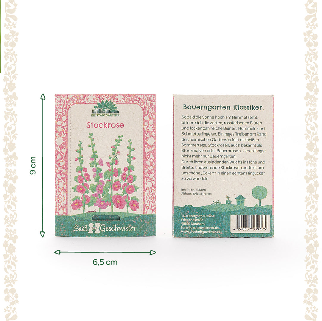 Zwei Samentütchen für Stockrosen von Saatgeschwister, eins mit Illustration der Blumen und eins mit Beschreibung auf Deutsch; Maße 9 cm hoch und 6,5 cm breit.
